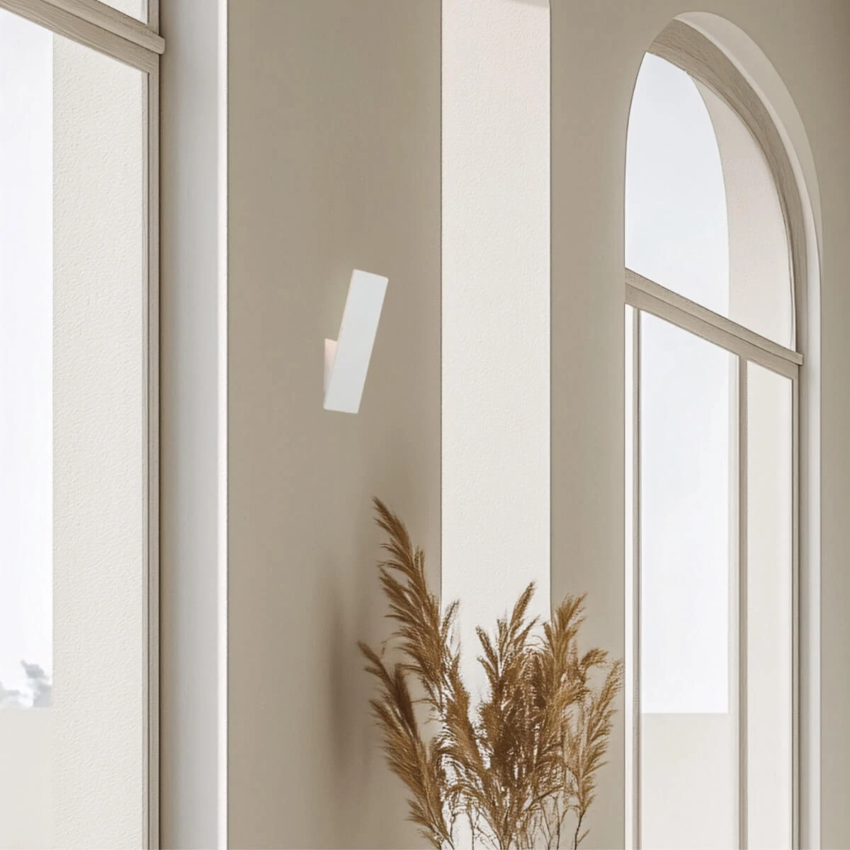 Matt White Metal LED Wall Light 7W 3000K