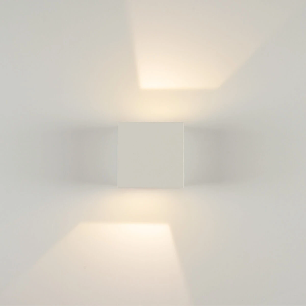Lauko sieninis LED šviestuvas Up/Down 6W 3000K smėlio baltos spalvos, 9x9cm