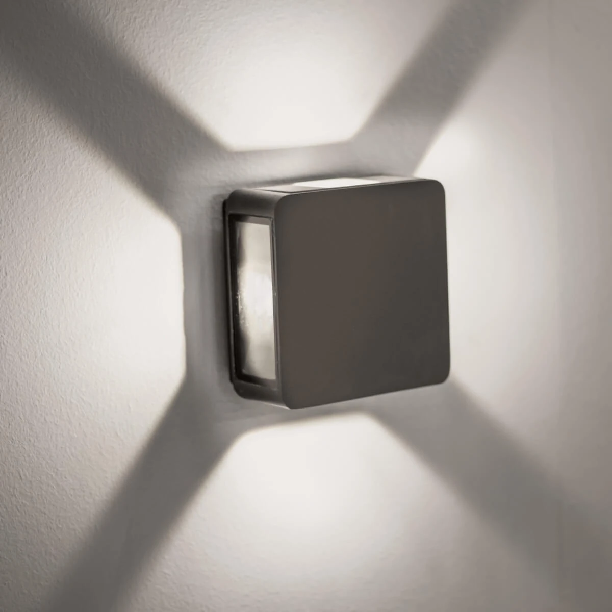 Paviršinis lauko LED šviestuvas 8W 3000K, grafito, IP65