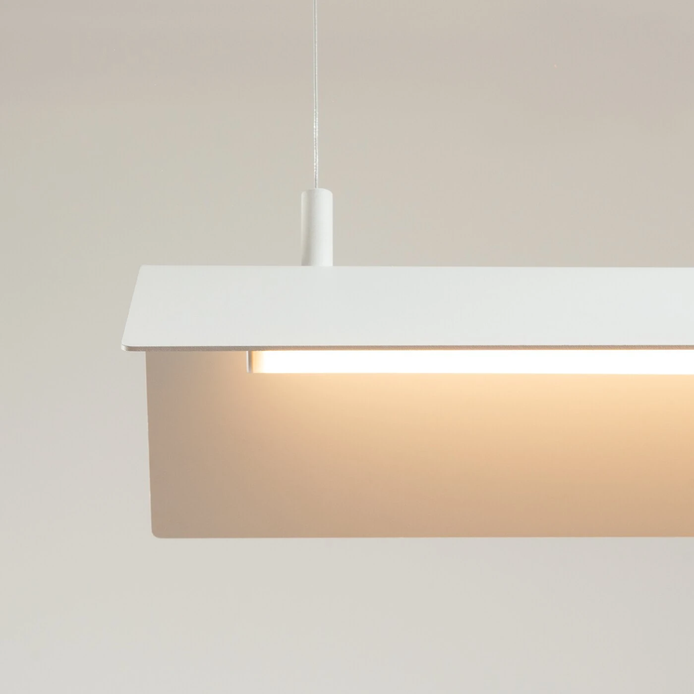 Pakabinamas šviestuvas 150 cm/24W – linijinis, baltas, CRI93
