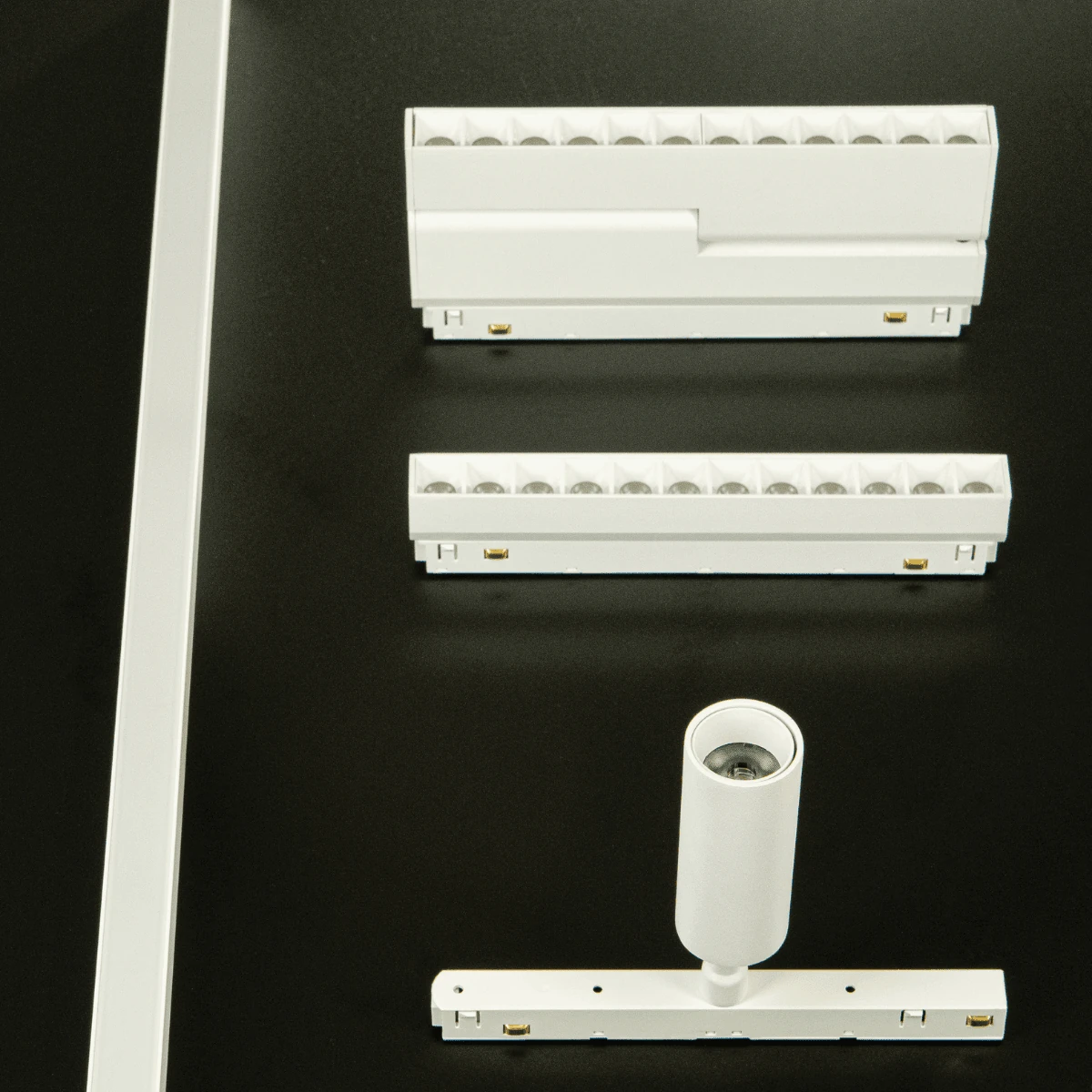 Magnetic LED Spotlight 8W 3000K Sandy White