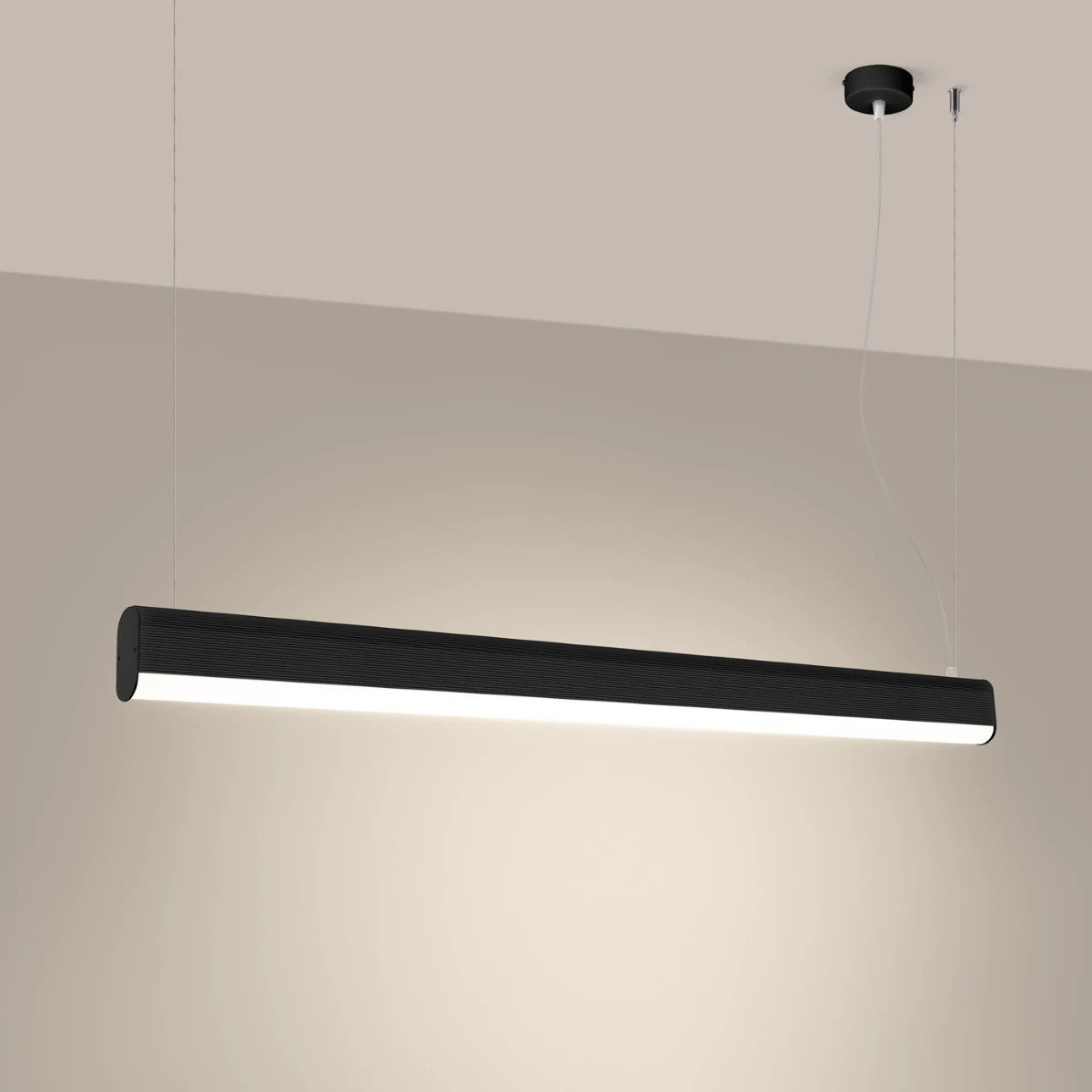 Pakabinamas šviestuvas 120 cm/38W – linijinis, juodas, su pulteliu
