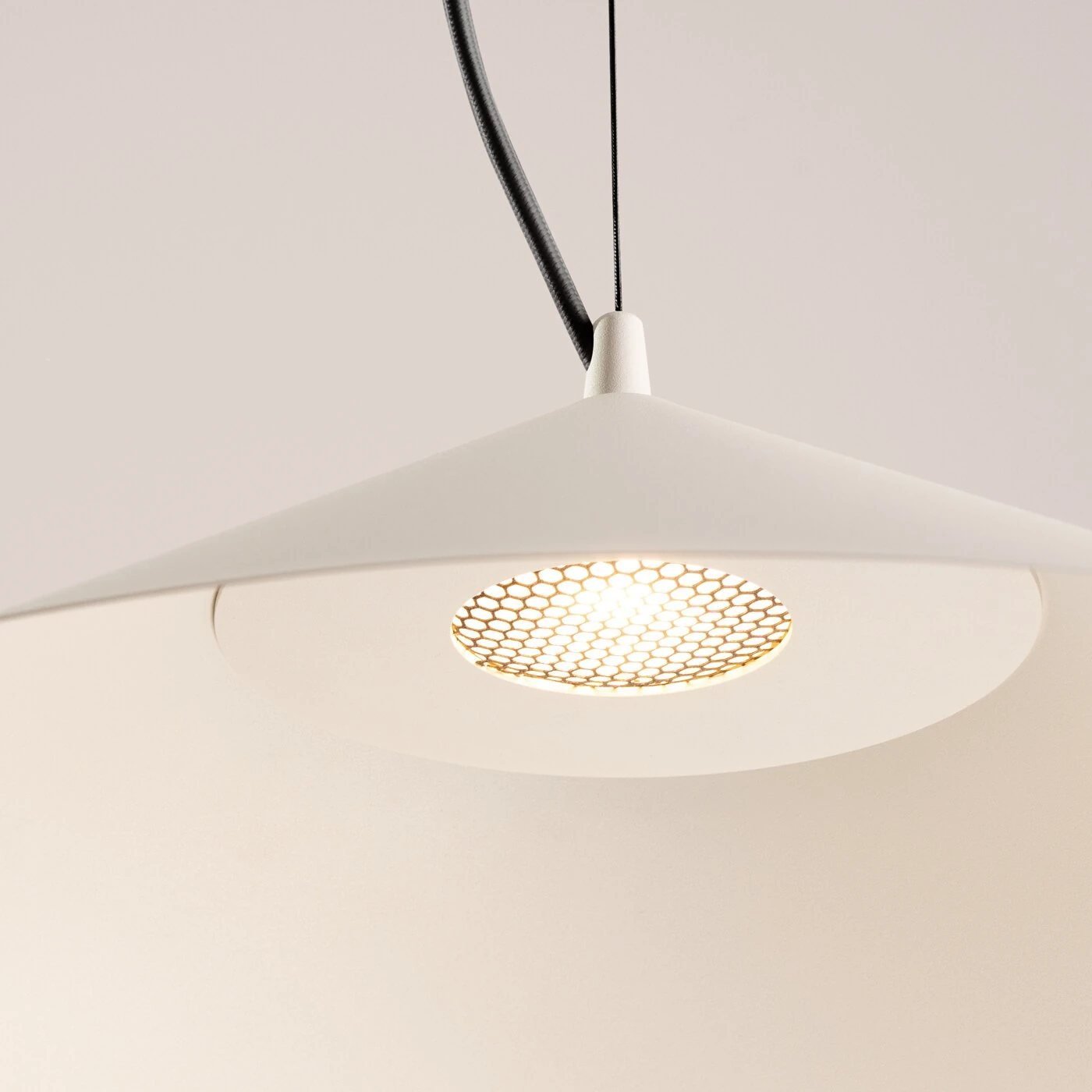 Pakabinamas šviestuvas 50 cm – kūginis, smėlio spalvos, šiltas LED