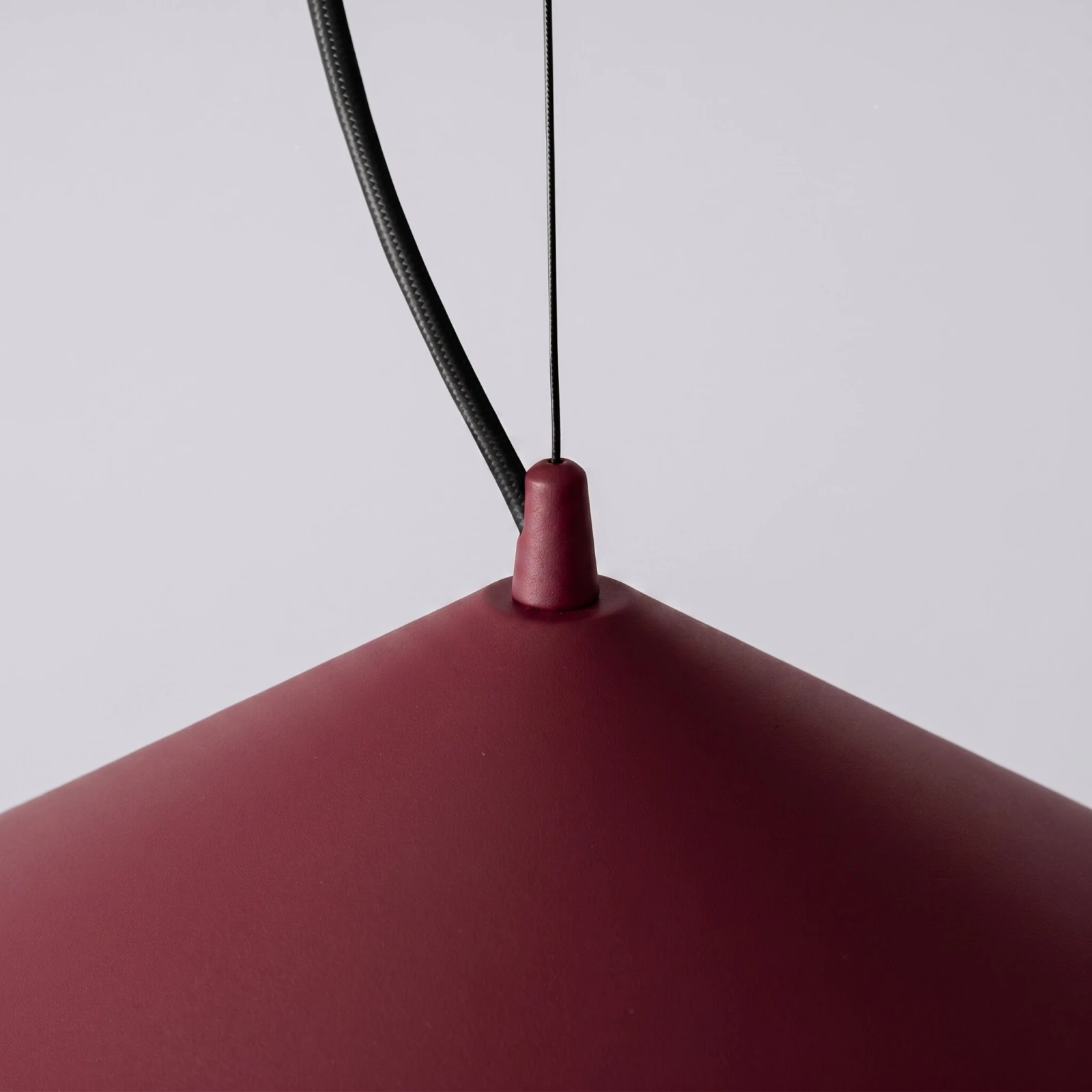 Pakabinamas šviestuvas 50 cm – kūginis, burgundinis, šiltos LED šviesos