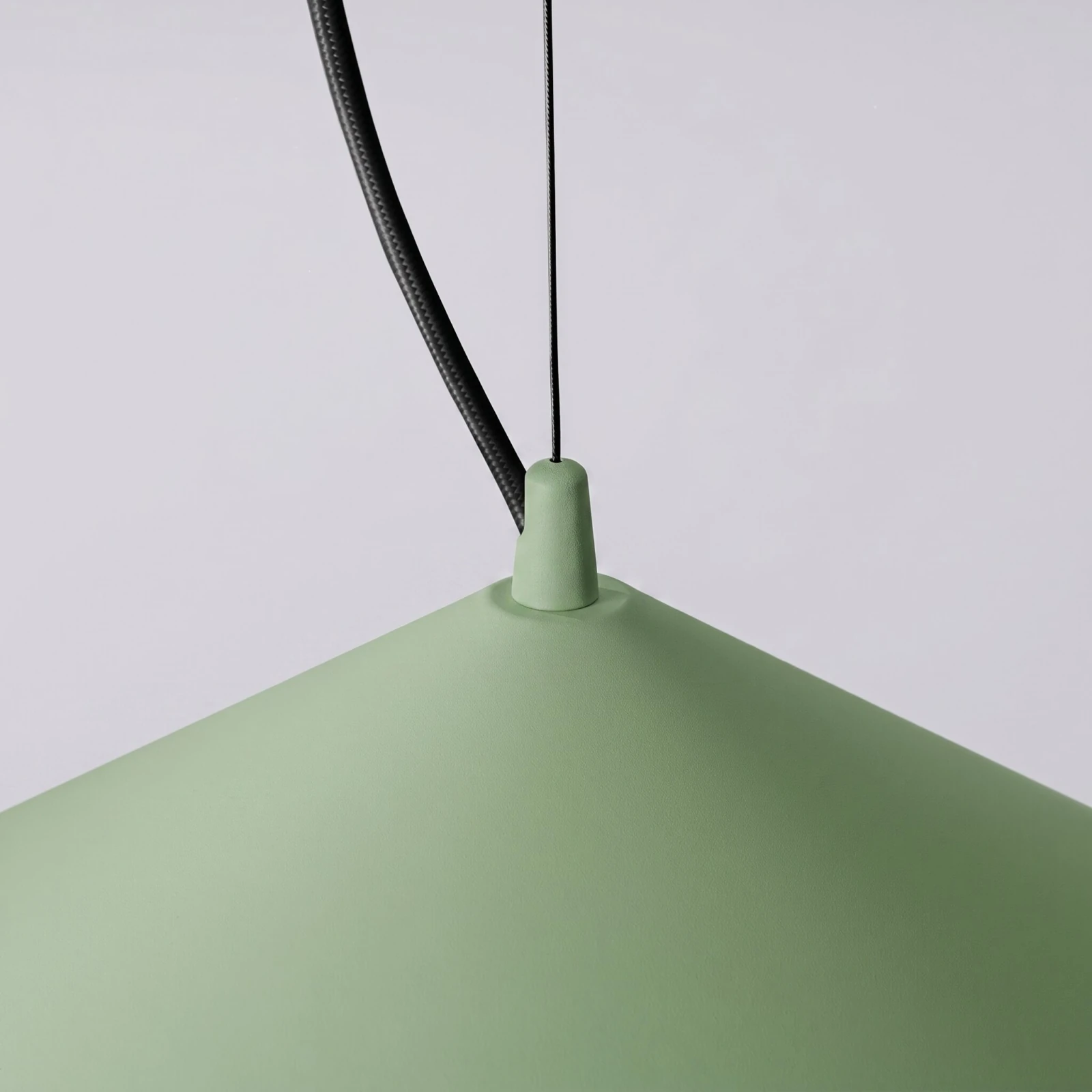 Pakabinamas šviestuvas 50 cm – kūgio formos, šalavijo spalvos, TRIAC
