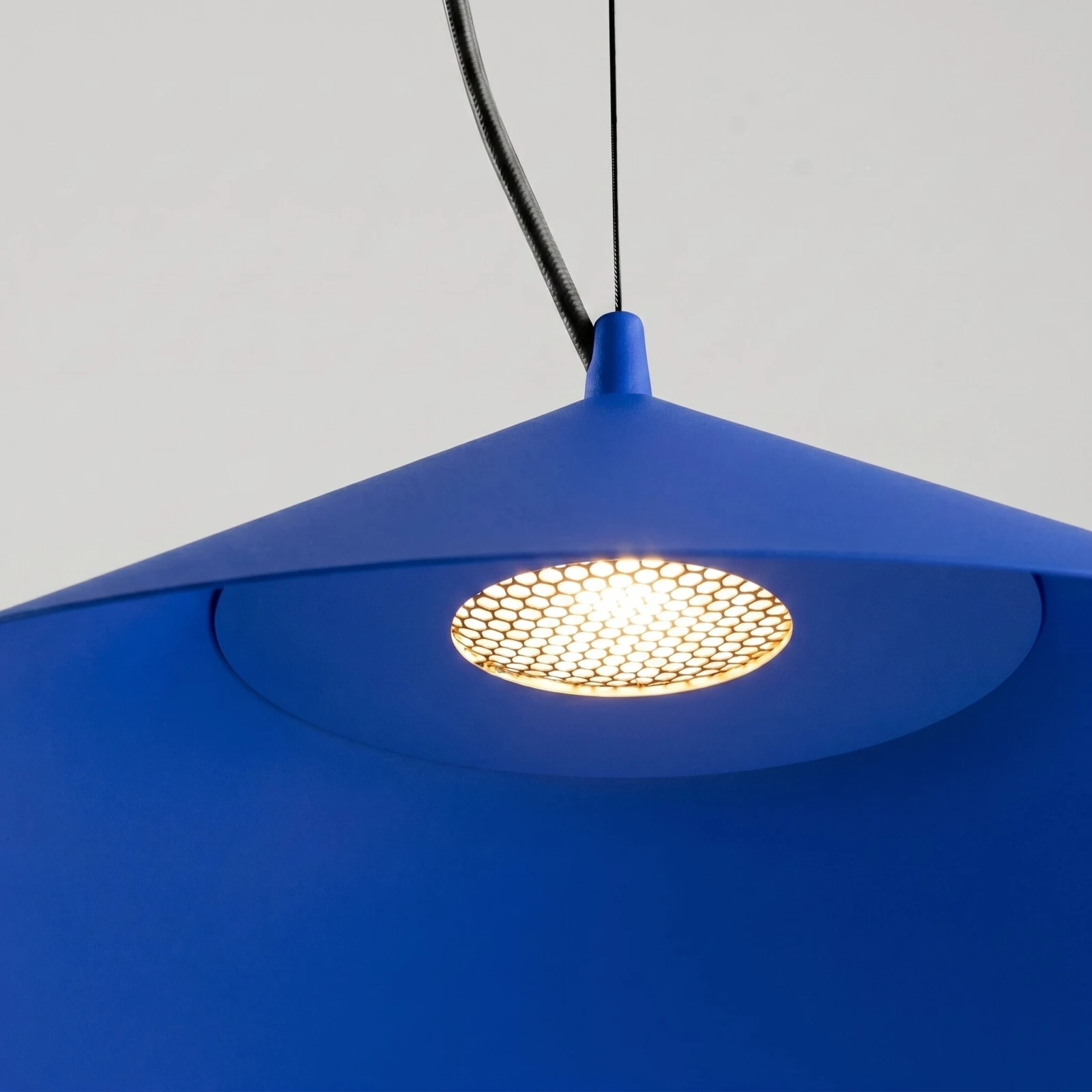 Pakabinamas šviestuvas 50 cm – kūgio formos, ultramarinas, LED 4000K