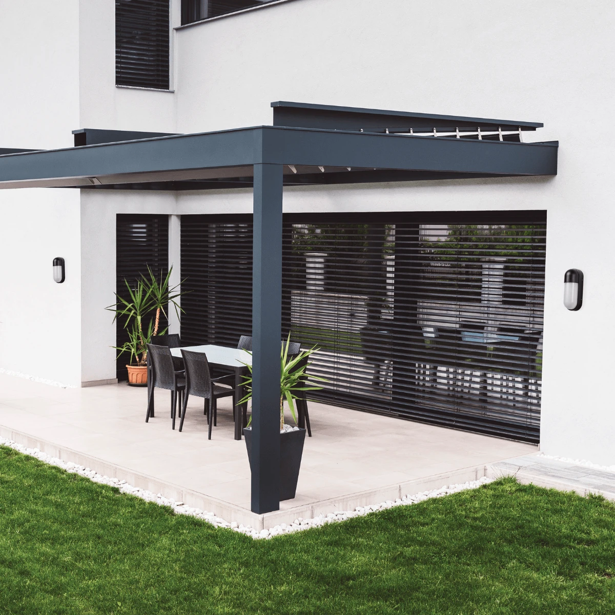 Black Oval LED Outdoor Wall Light IP54