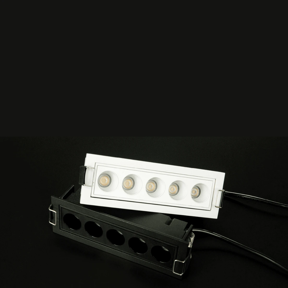 Įleidžiamas Linijinis LED Prožektorius, 5 Šaltiniai, 12W 3000K, Baltas