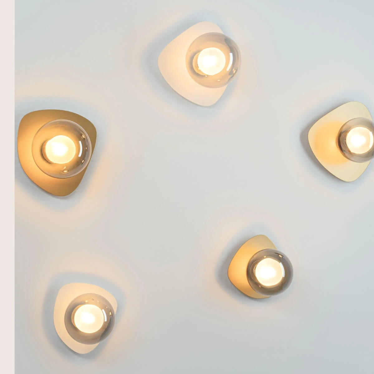 Modernus LED Sieninis Šviestuvas, Aukso Matinis ir Tamsintas Stiklas