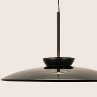 Modernus juodas LED pakabinamas šviestuvas su plačiu disko formos gaubtu - Nuotrauka 3