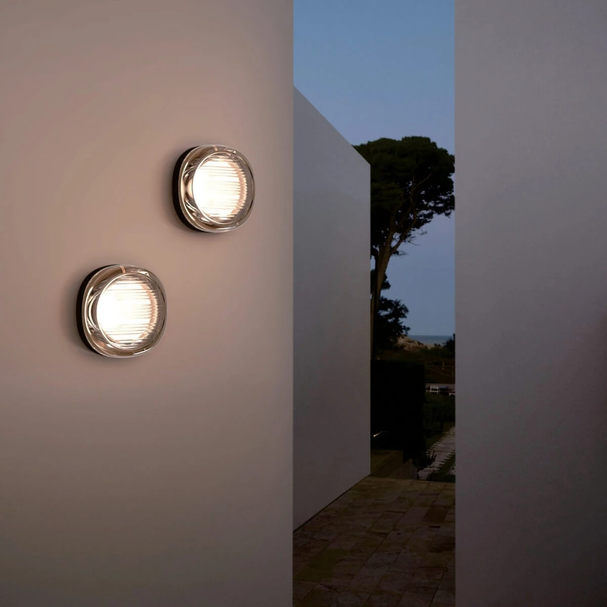 Outdoor LED Wall Sconce | Champagne & Sandy Black
