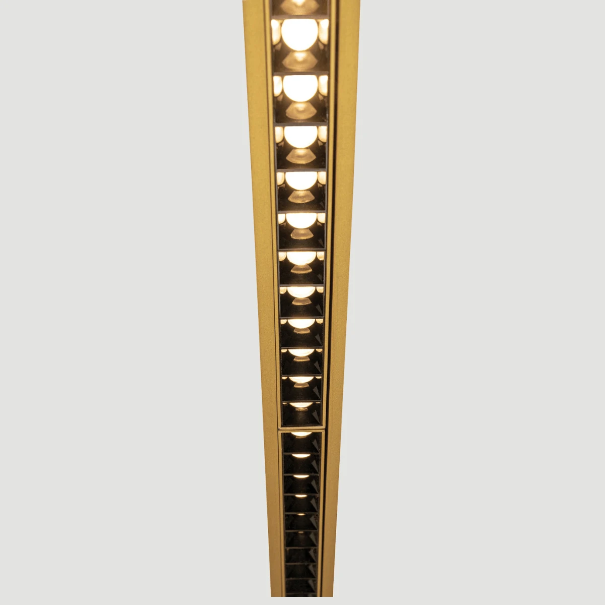 Magnetinis LED šviestuvas su grotelėmis 8W CCT, aukso žalvario spalvos