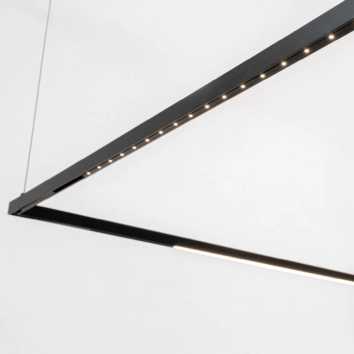 Magnetinis taškinis linijinis LED šviestuvas 7 W 3000 K, 30 cm, matinė juoda