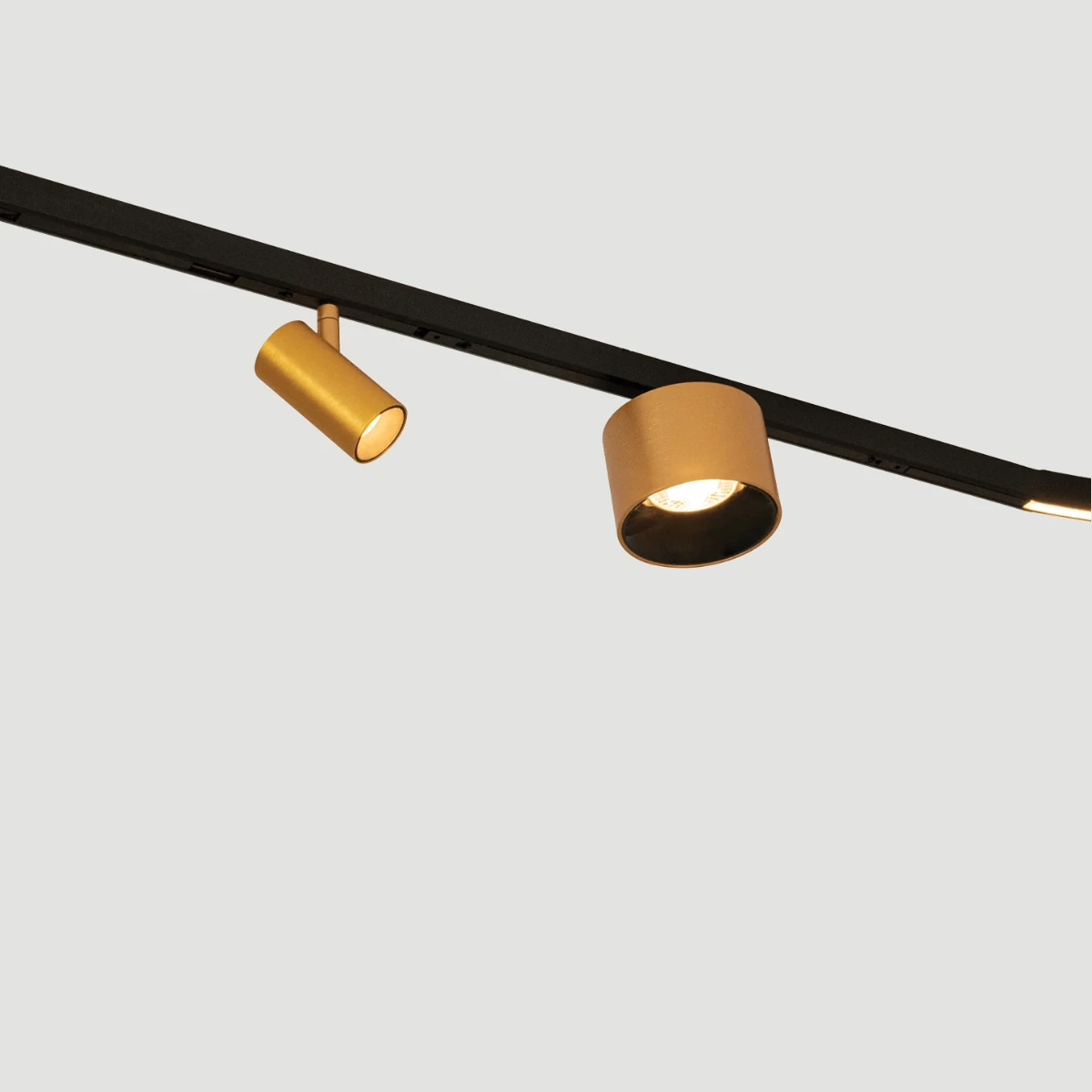 Kryptinis magnetinis LED šviestuvas 5 W 3000 K 30°, Antique žalvario