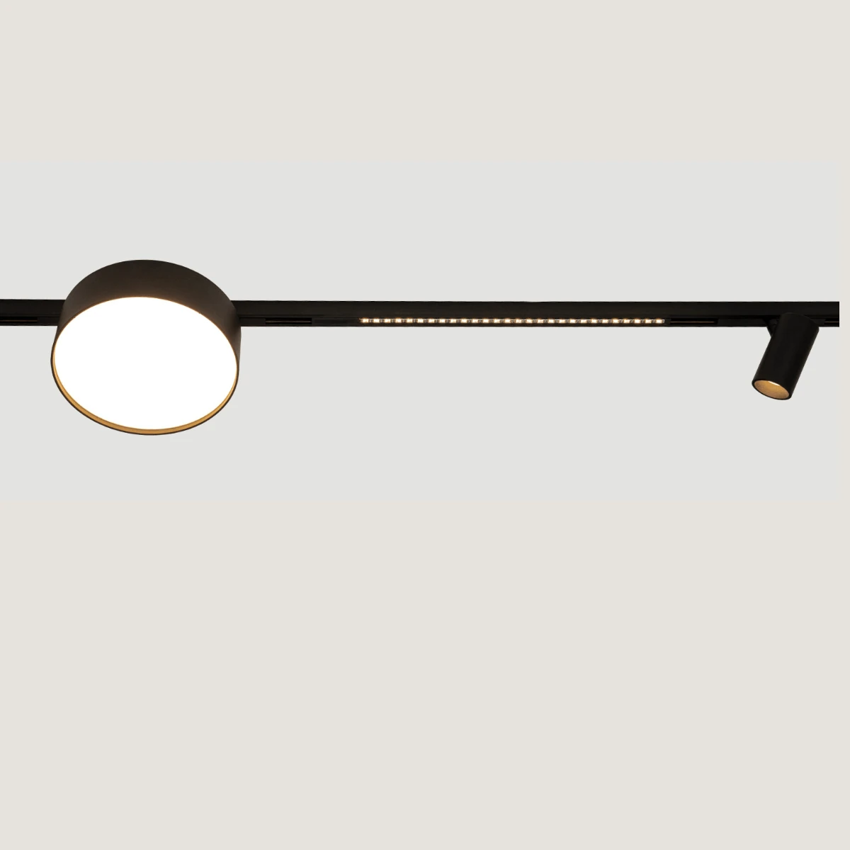 Round Magnetic LED Light 11W 3000K Wide Beam, Sandy Black