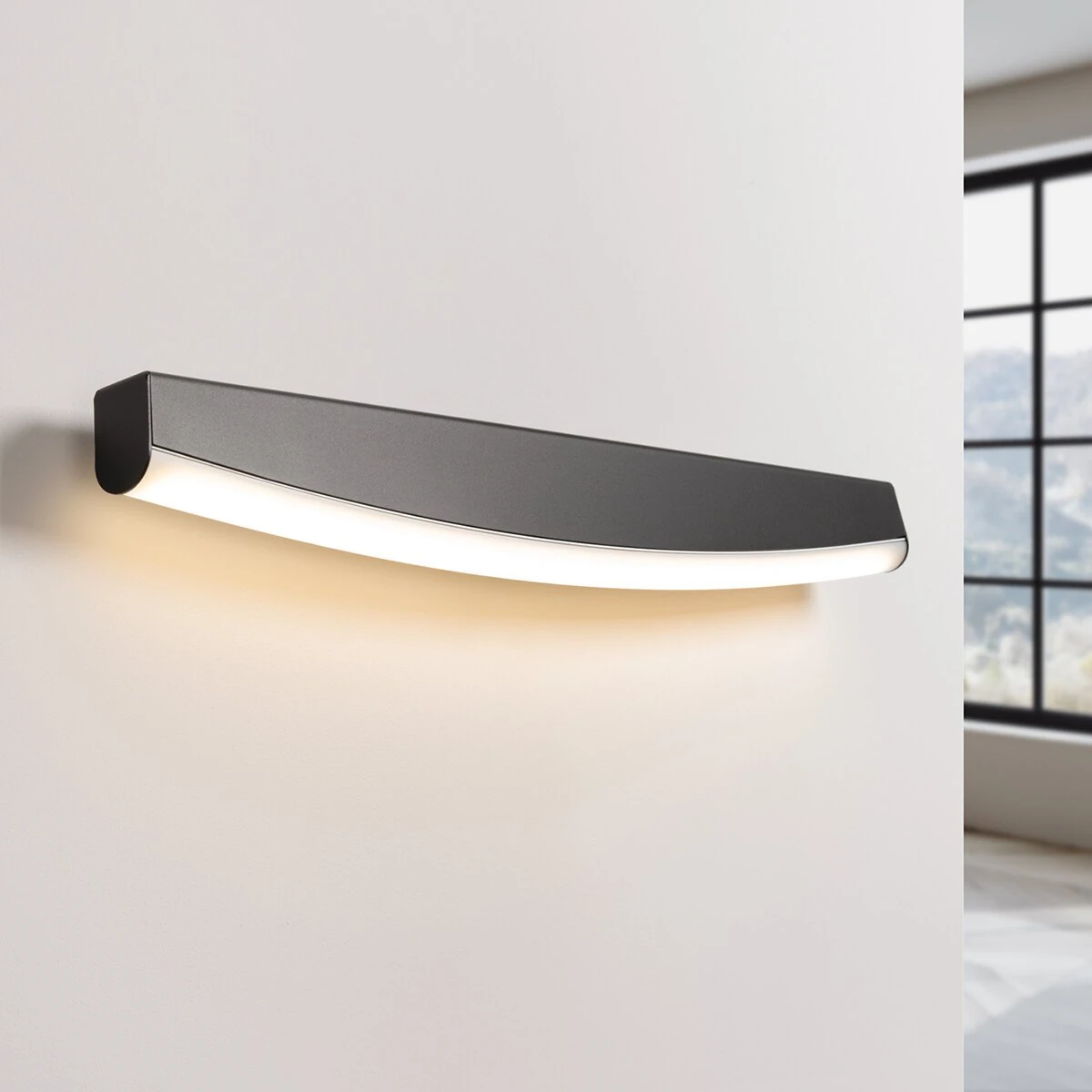 Sieninis šviestuvas 60 cm / 11W – lenkta linija, juodas, šiltas LED