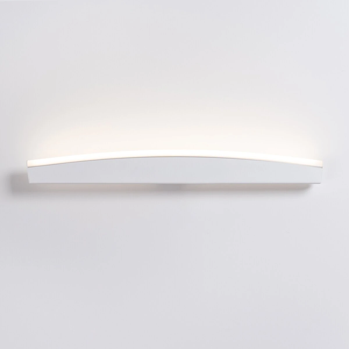 Wall lamp 60 cm 11W – curved linear form, white, CRI98