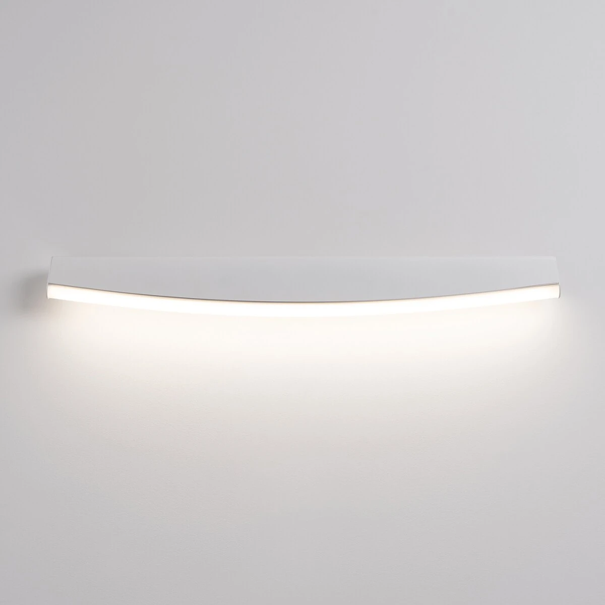 Wall lamp 60 cm 11W – curved linear form, white, CRI98