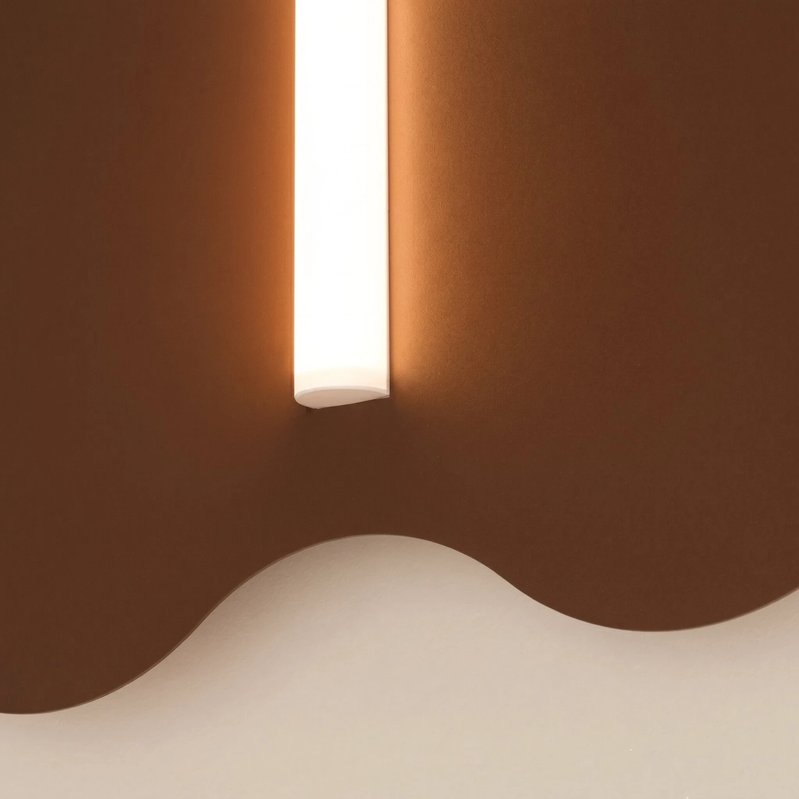 Wall lamp 66 cm – wavy, brown, S14d LED