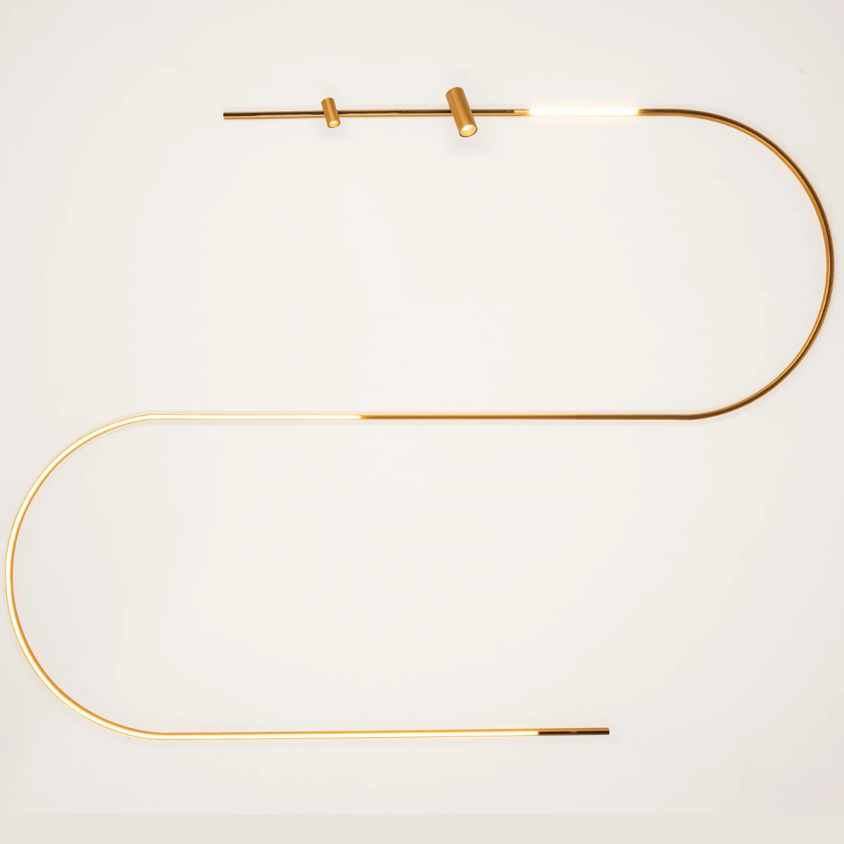 Surface-Mounted Magnetic Track, Antique Brass (25231)