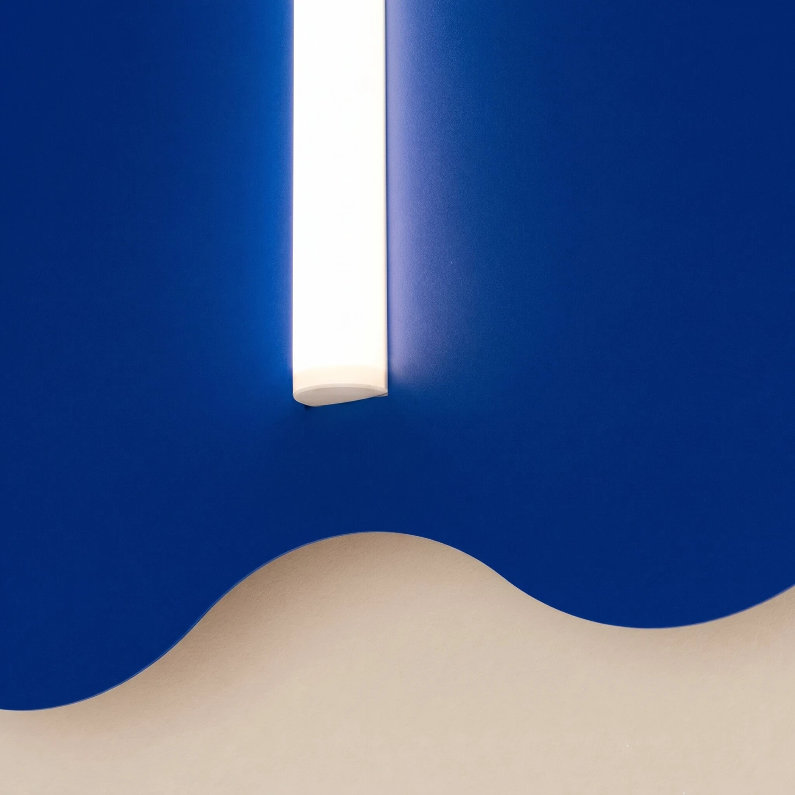 Wall lamp 66 cm – wavy, ultramarine, S14d LED