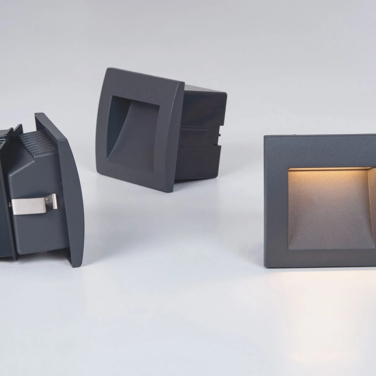 Įleidžiamas sieninis LED laiptų šviestuvas 2W 3000K, 9×9 cm, IP65, grafito spalvos