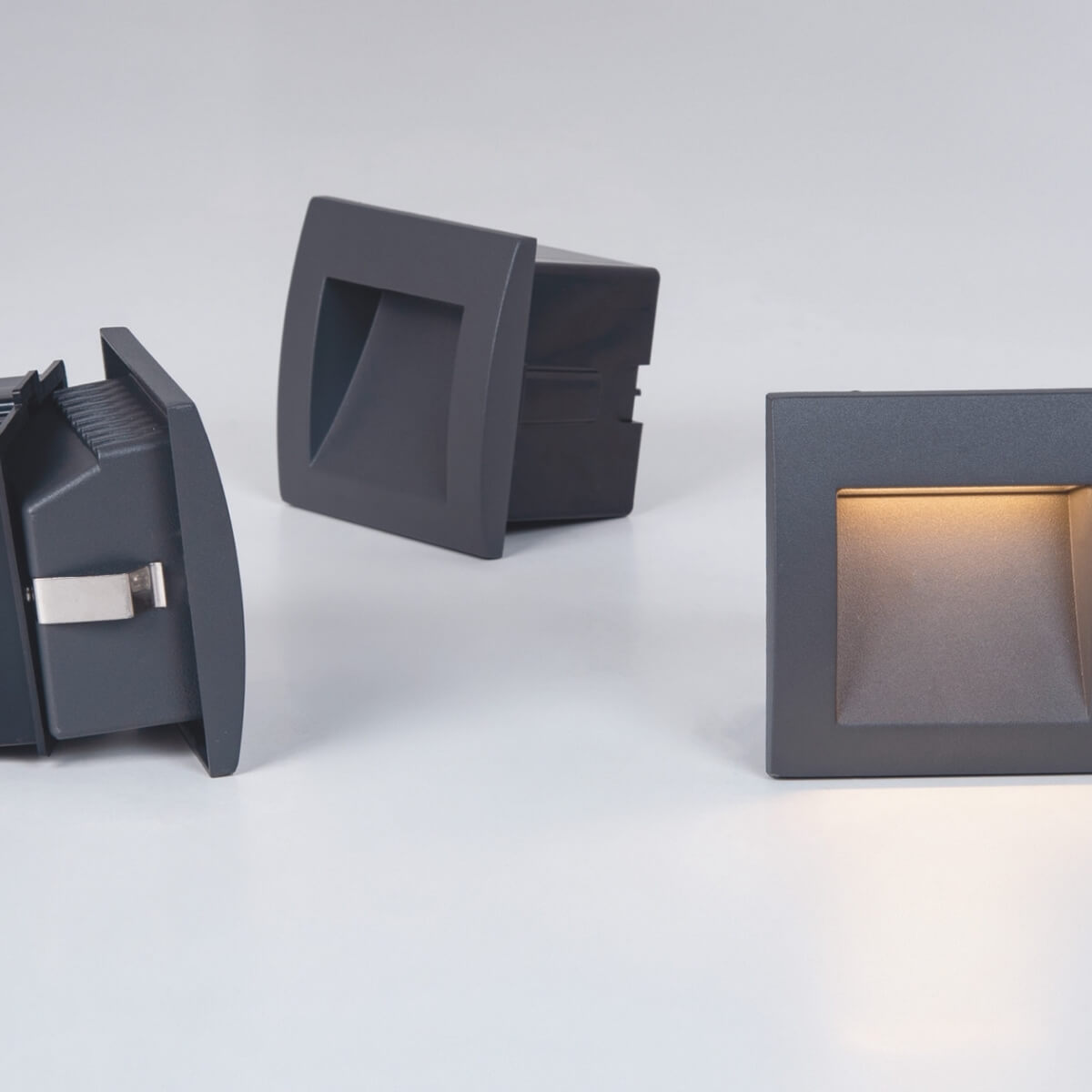 Įleidžiamas sieninis LED laiptų šviestuvas 2W 3000K, 9×9 cm, IP65, grafito spalvos