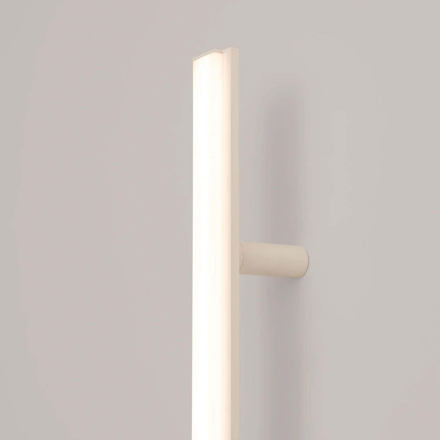 Sieninis šviestuvas 120 cm – linijinis, smėlio spalvos, šiltas LED