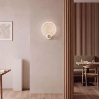 Sieninis LED šviestuvas 13W 3000K – matinis baltas ir šlifuoto aukso spalvos - Nuotrauka 1