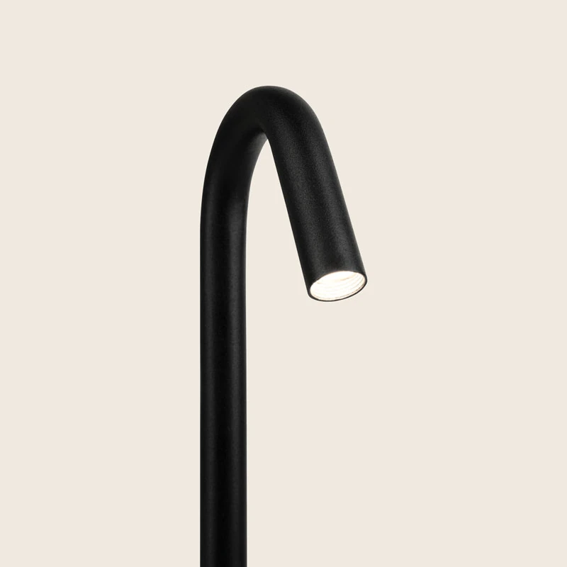 Lauko kryptinis LED šviestuvas 2W 3000K IP65 – matinis juodas