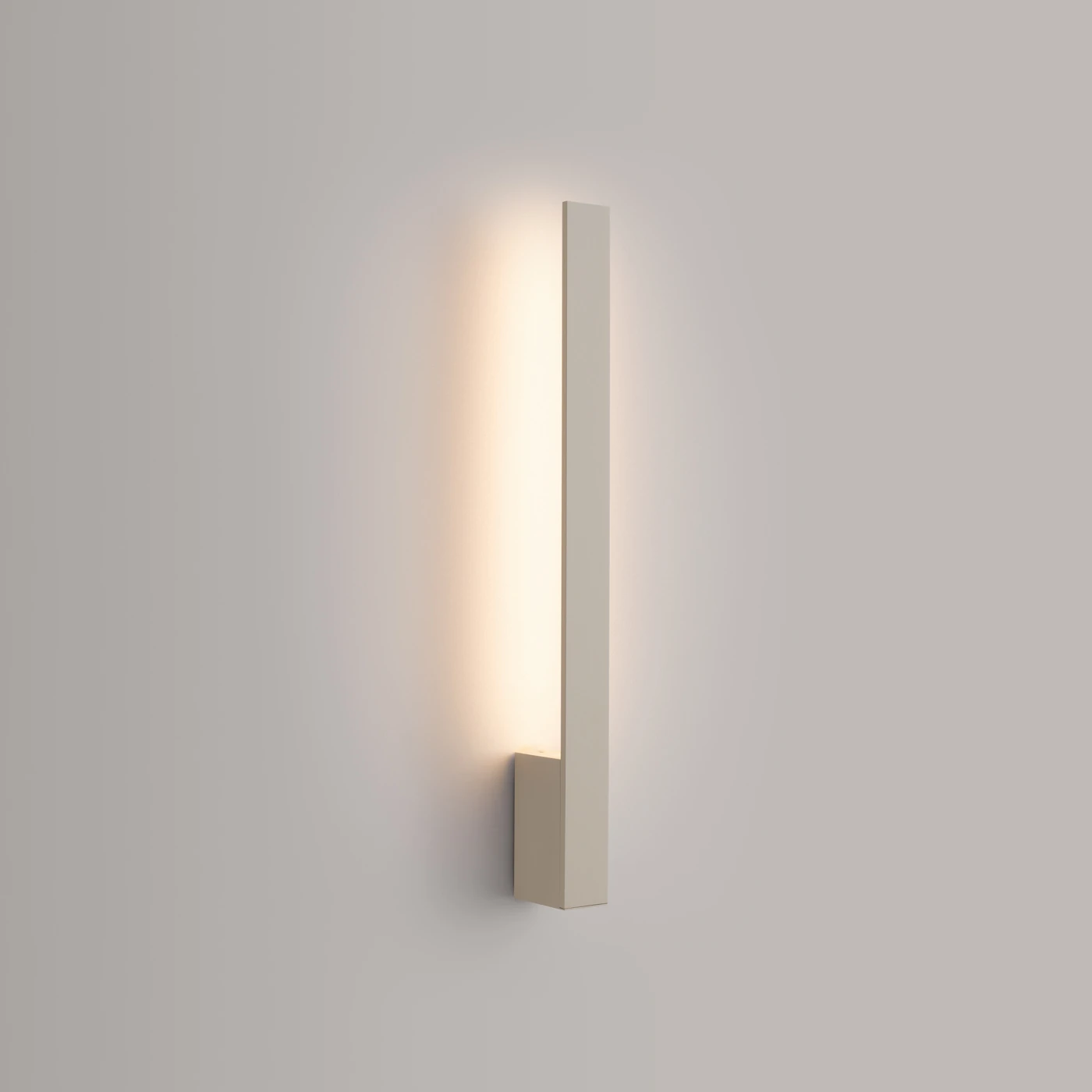 Sieninis šviestuvas 50 cm – linijinis, smėlio spalvos, šilta LED šviesa