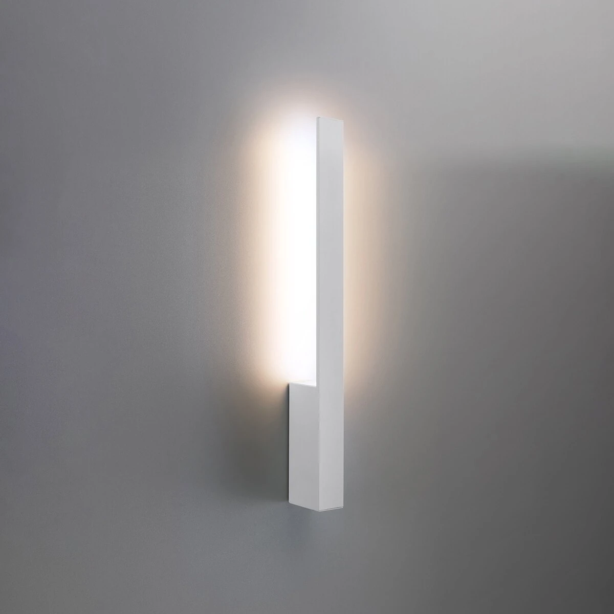 Sieninis šviestuvas 50 cm – linijinis, baltas, šilta LED šviesa