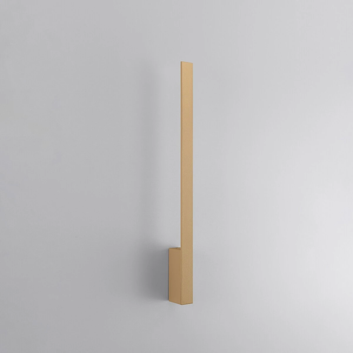 Sieninis šviestuvas 70 cm – linijinis, auksinis, CRI95