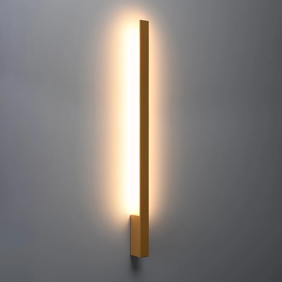 Sieninis šviestuvas 90 cm – linijinis, auksinis, šilta LED šviesa