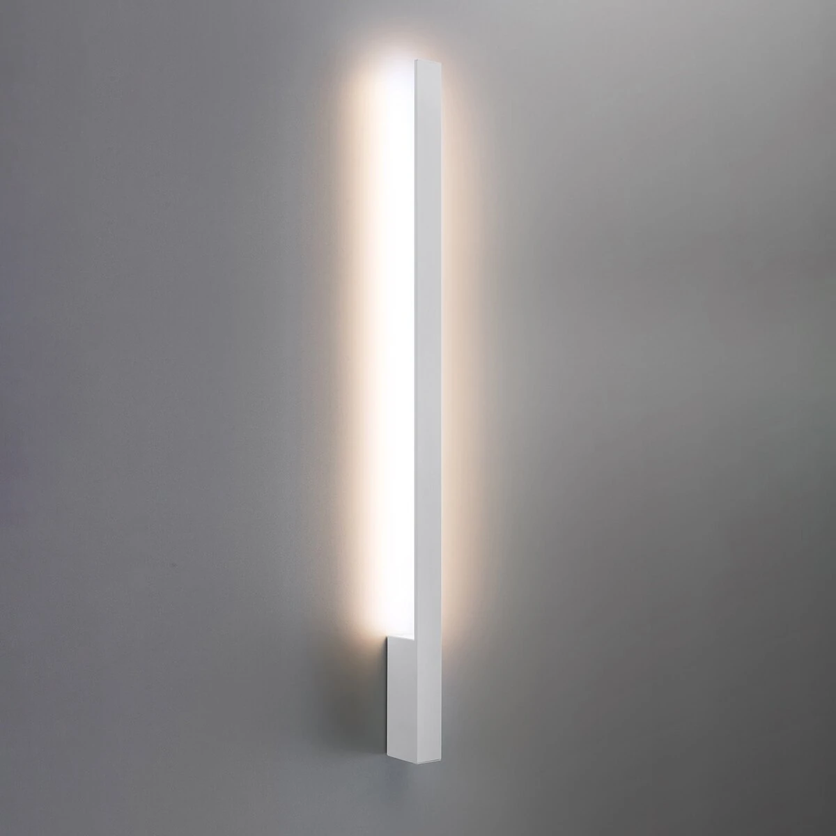 Sieninis šviestuvas 90 cm / 17W – linijinis, baltas, šilta šviesa