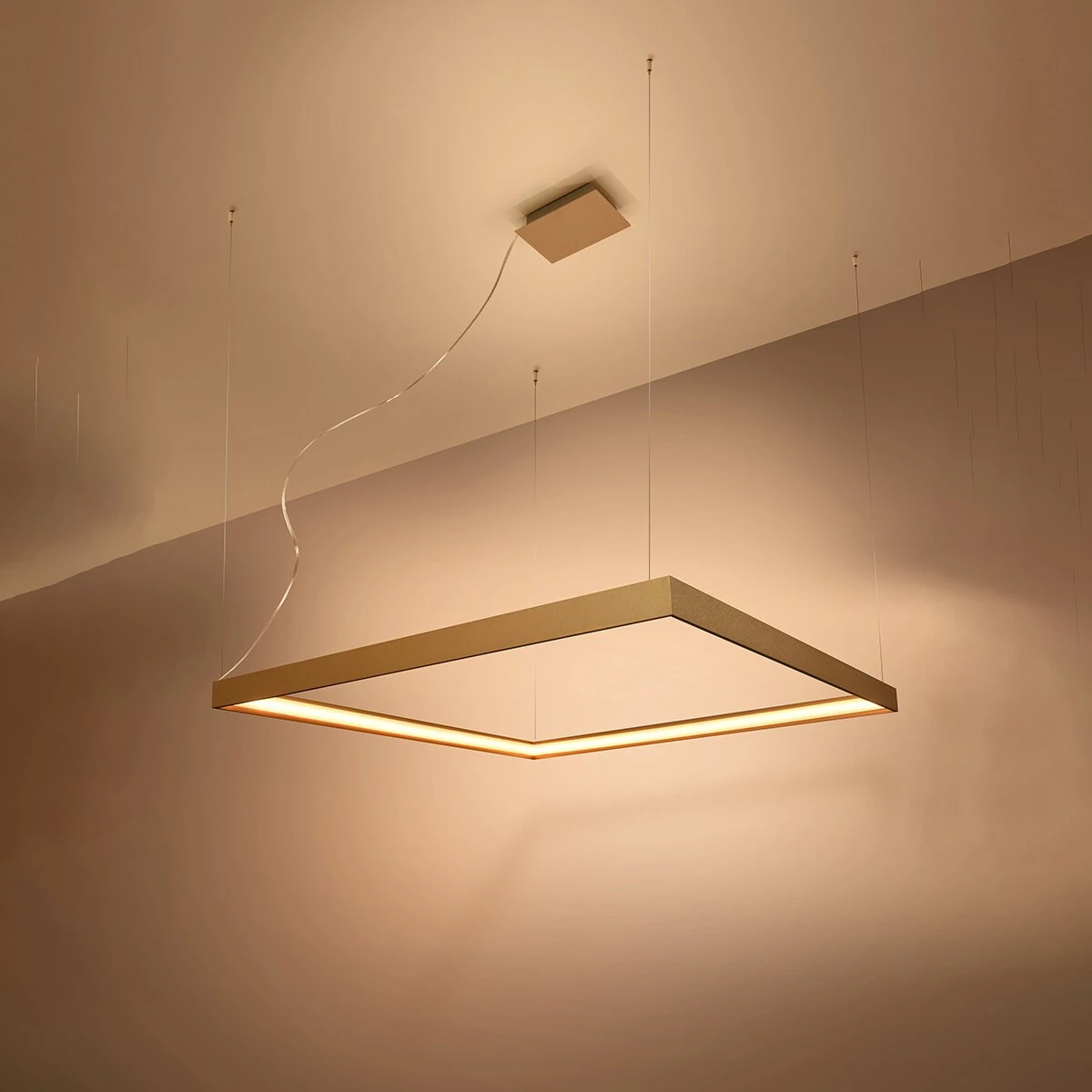 Pakabinamas šviestuvas 48W – kvadratinis, auksinis, CRI93 LED