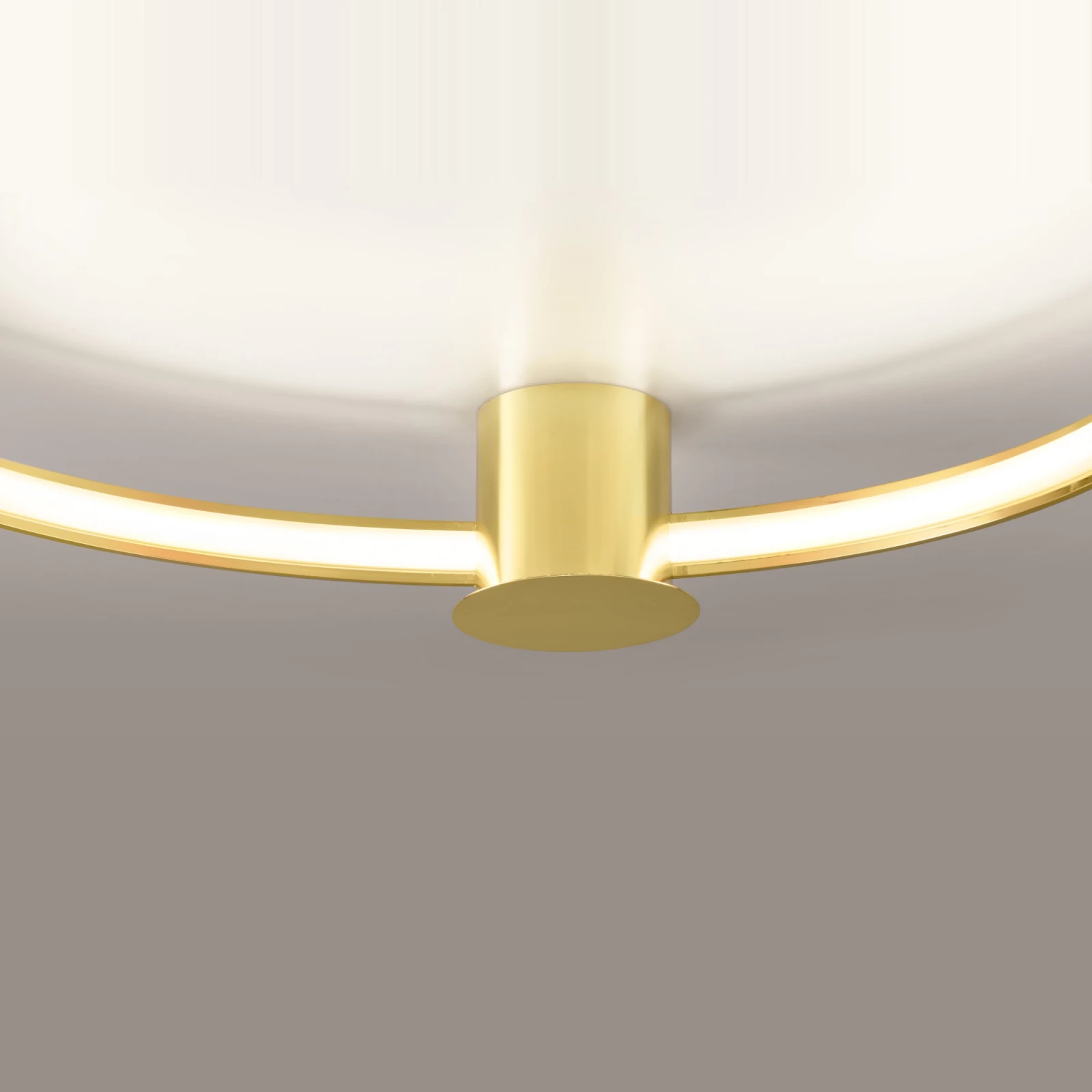 Ceiling lamp 33W – round, polished gold, warm LED
