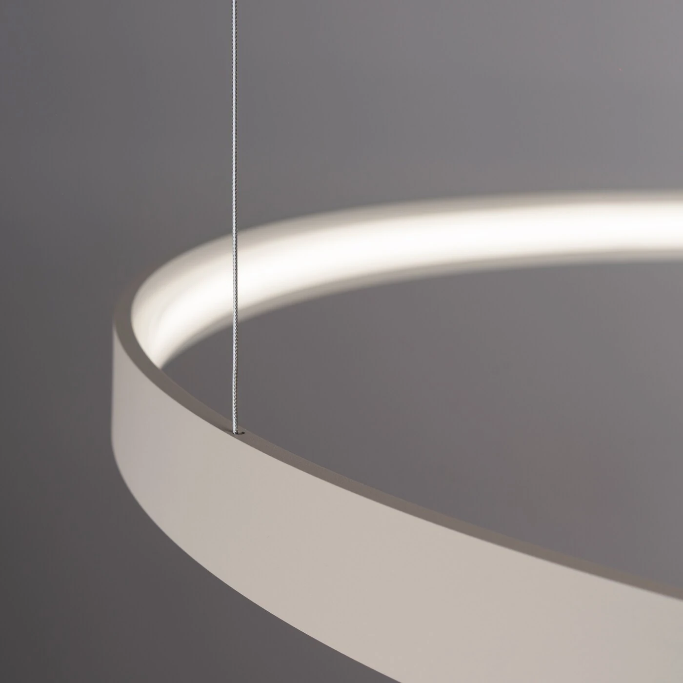Pendant chandelier 100W – three rings, beige, CRI98 LED