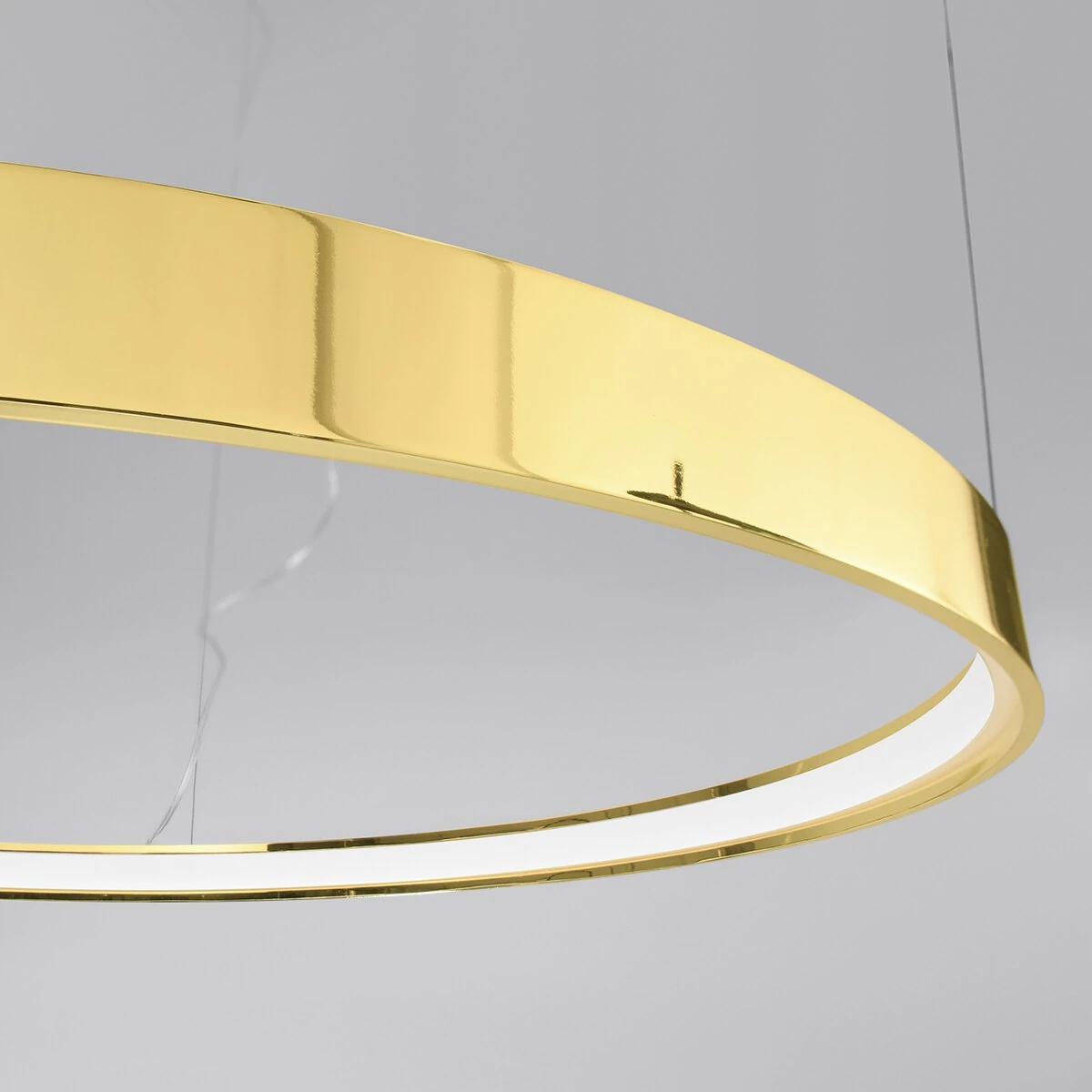 Pakabinamas LED šviestuvas 78 cm – apvalus, auksinis, šilta šviesa
