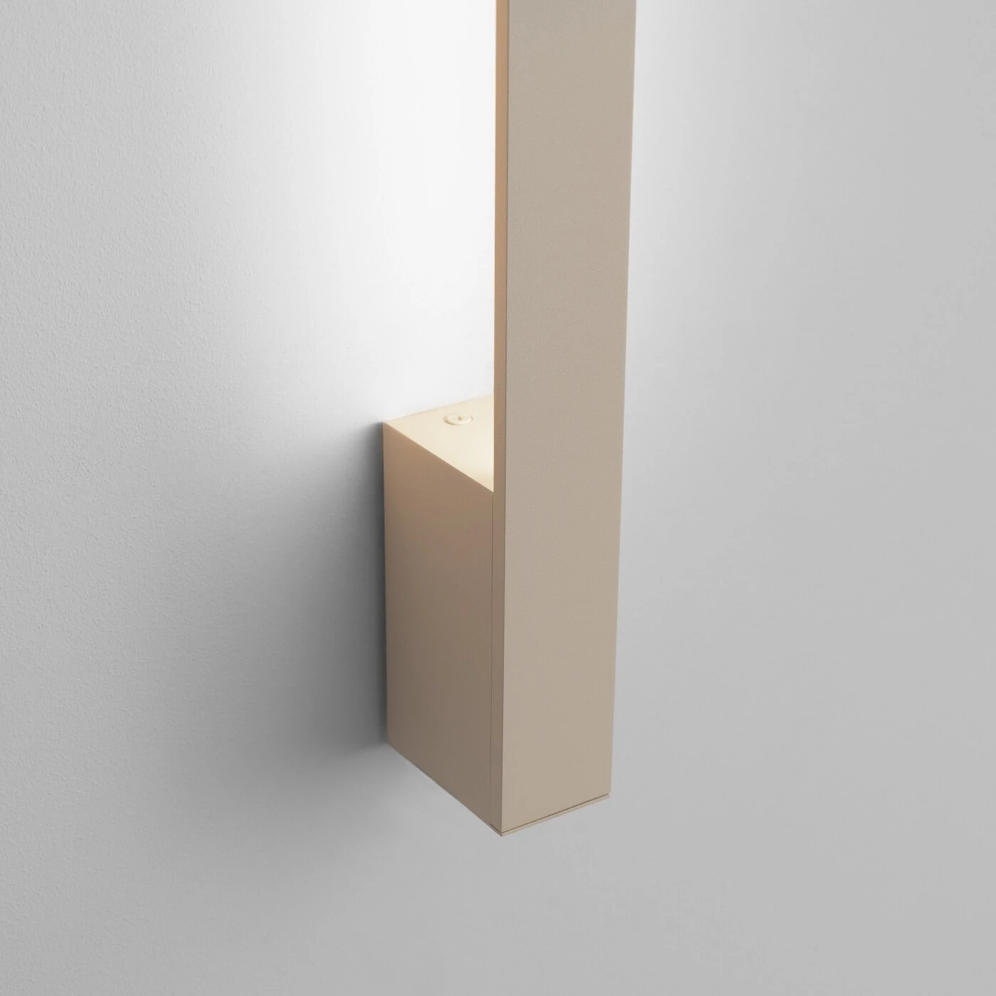 Sieninis šviestuvas 120 cm – linijinis, smėlio, LED 4000K