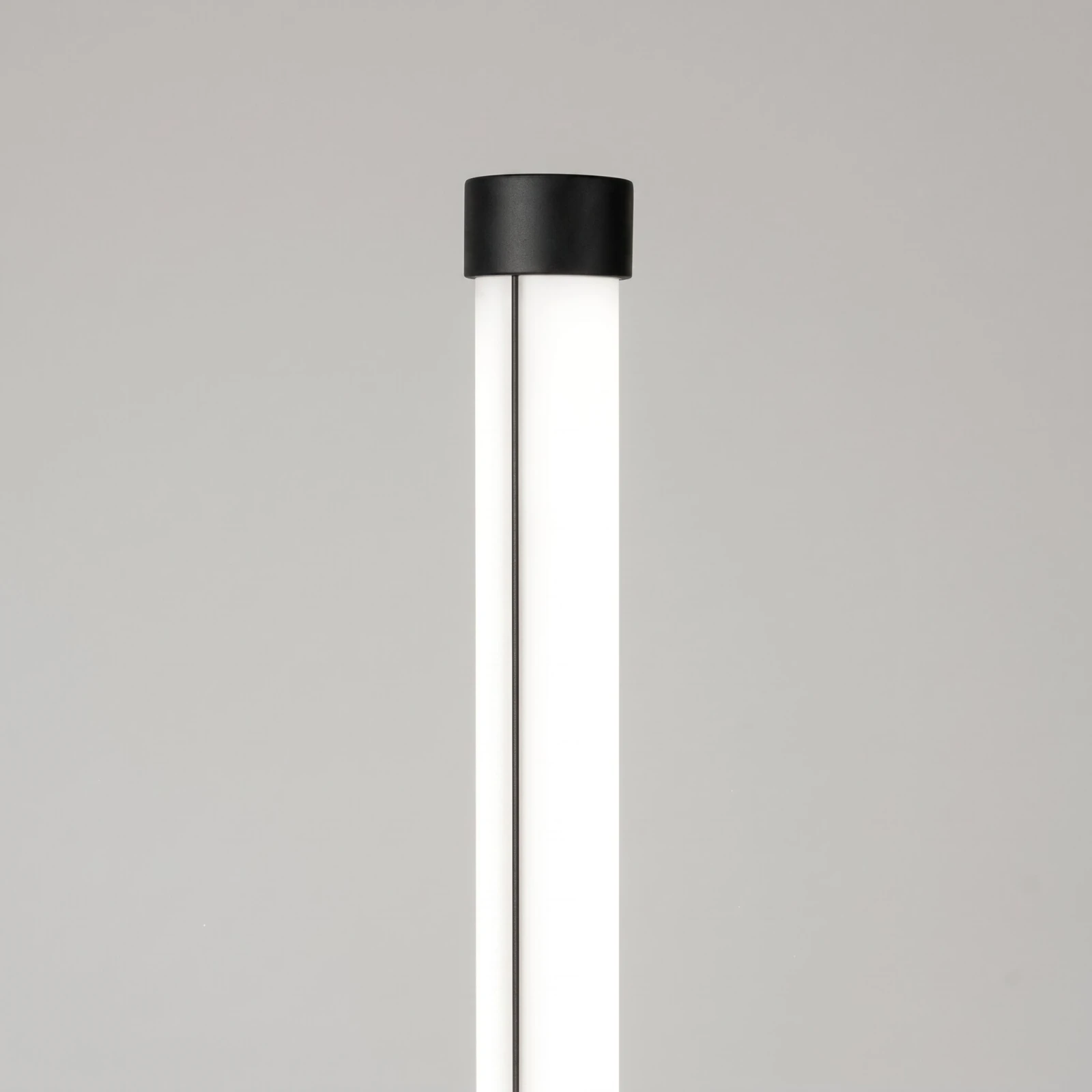 Toršeras 40W – linijinis, juodas, CRI98