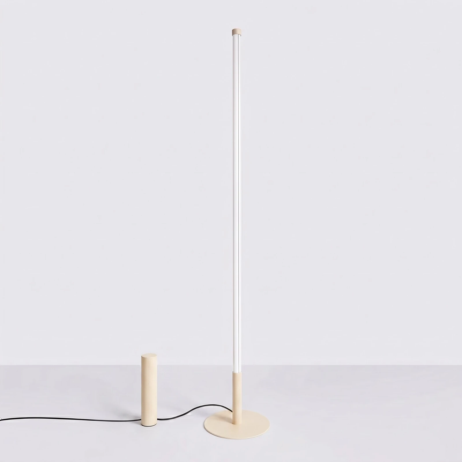 Floor lamp 39W – linear, beige, DALI dimmable