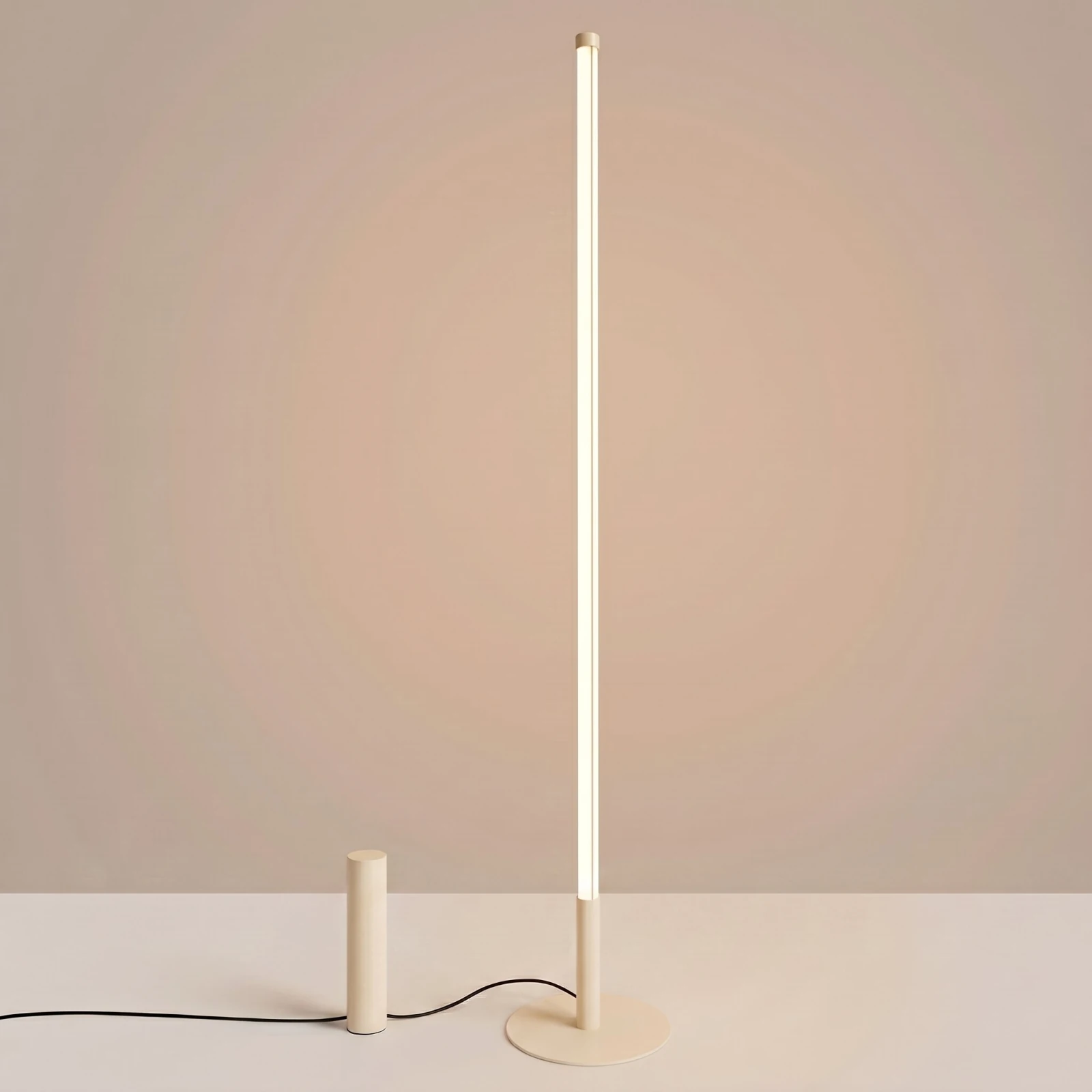 Floor lamp 39W – linear, beige, DALI dimmable