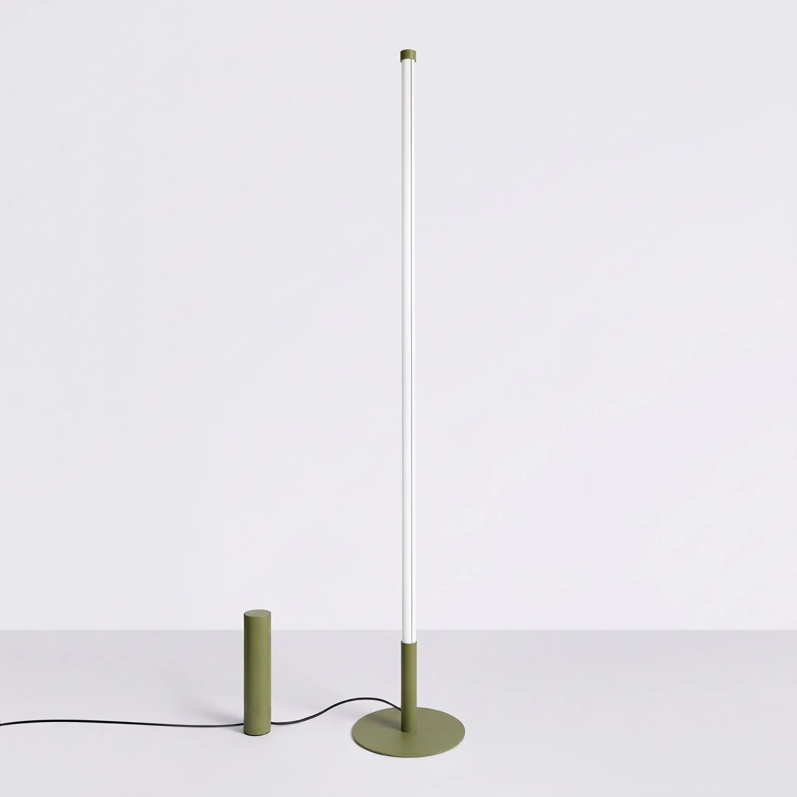Floor lamp 39W – linear, olive green, DALI dimmable