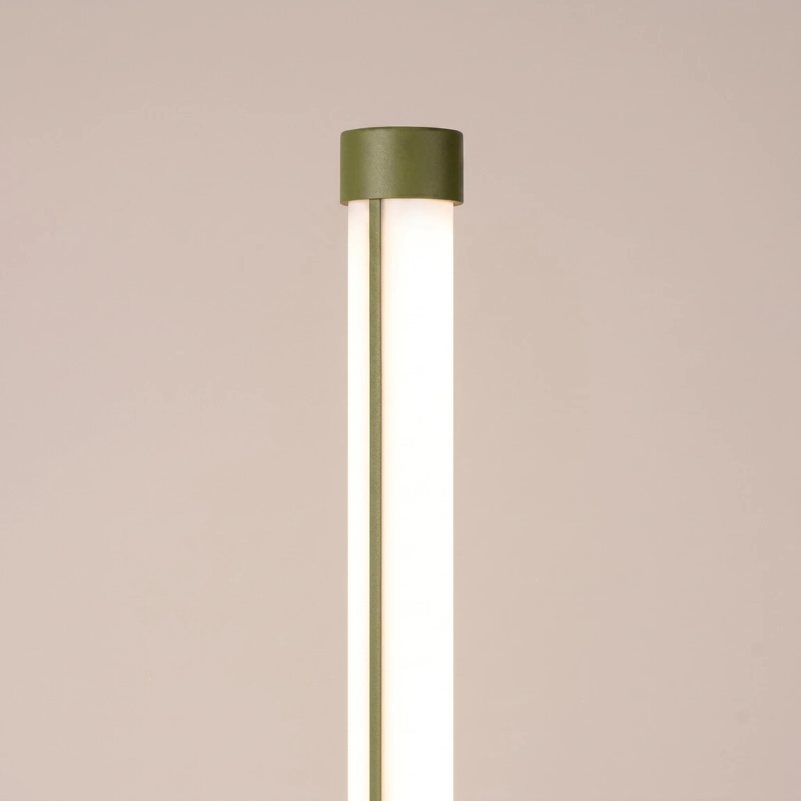 Floor lamp 39W – linear, olive green, DALI dimmable