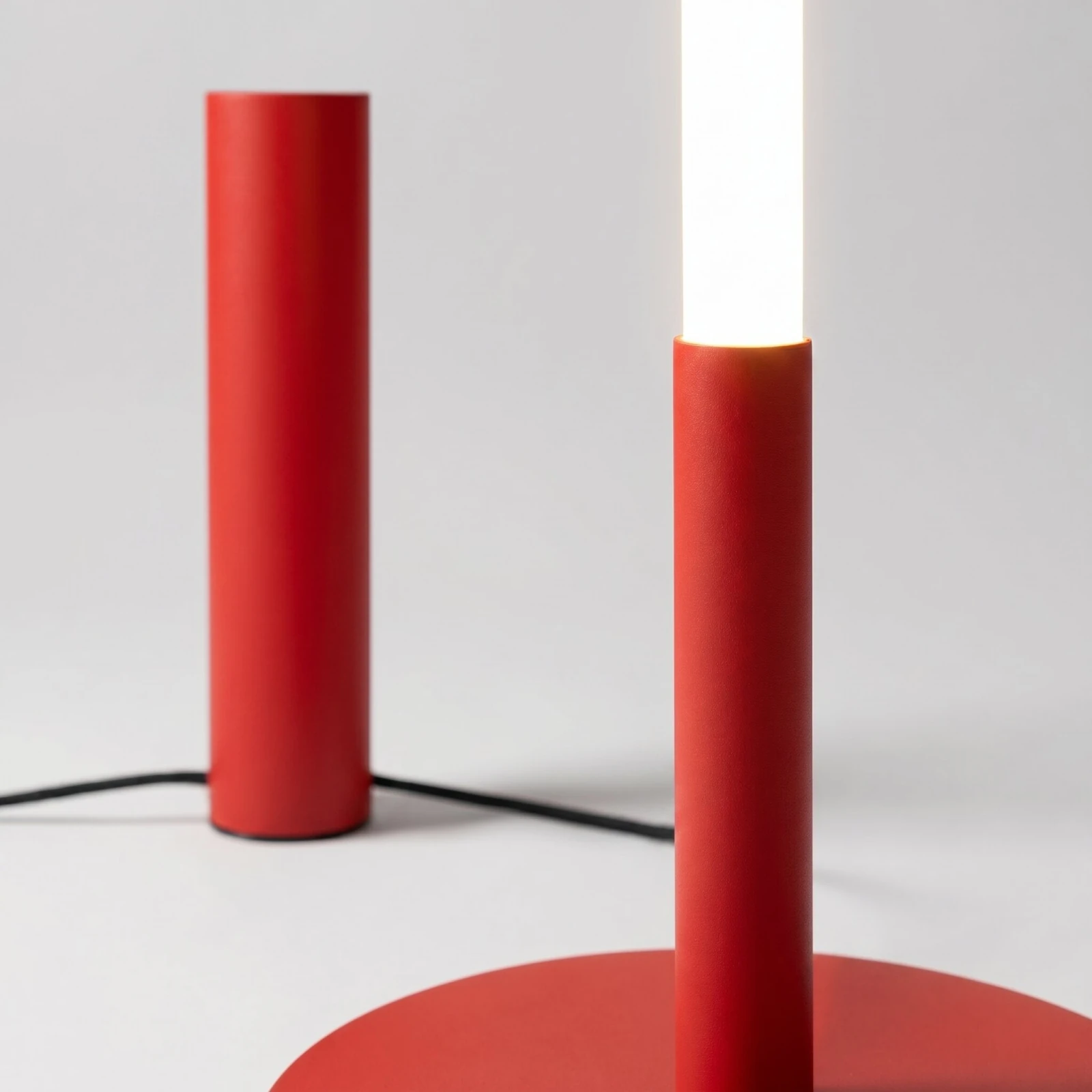 Floor lamp 150 cm/40 W – linear, red, CRI98