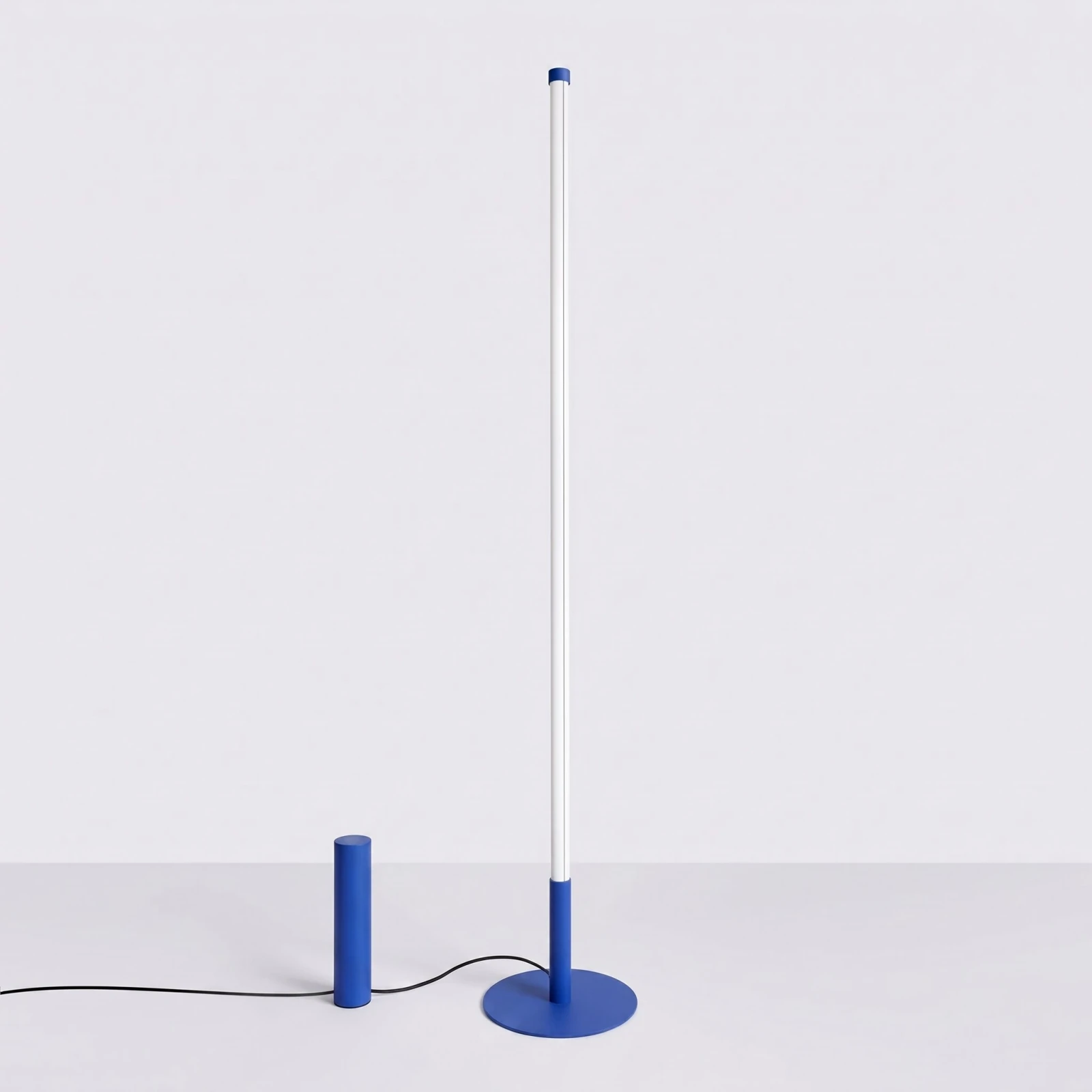 Toršeras 150 cm / 39W – linijinis, ultramarino, dimdomas