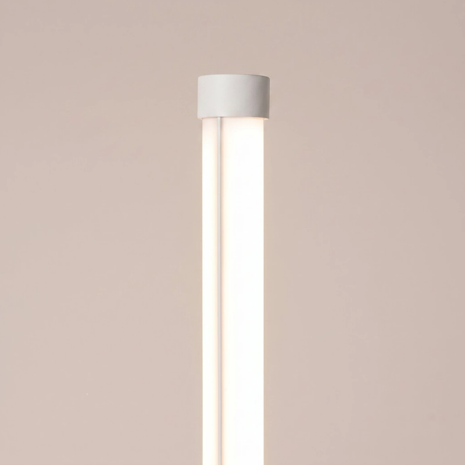 Floor Lamp 39W – Linear White, Push Dim/DALI