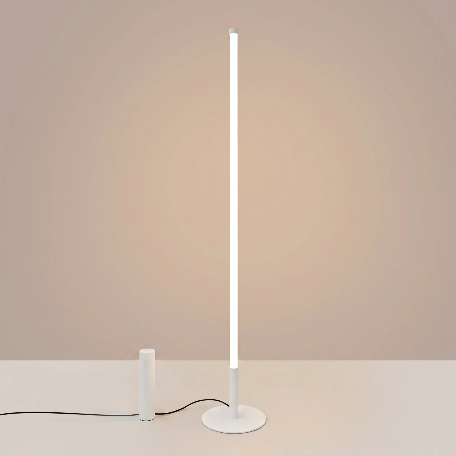 Floor Lamp 39W – Linear White, Push Dim/DALI
