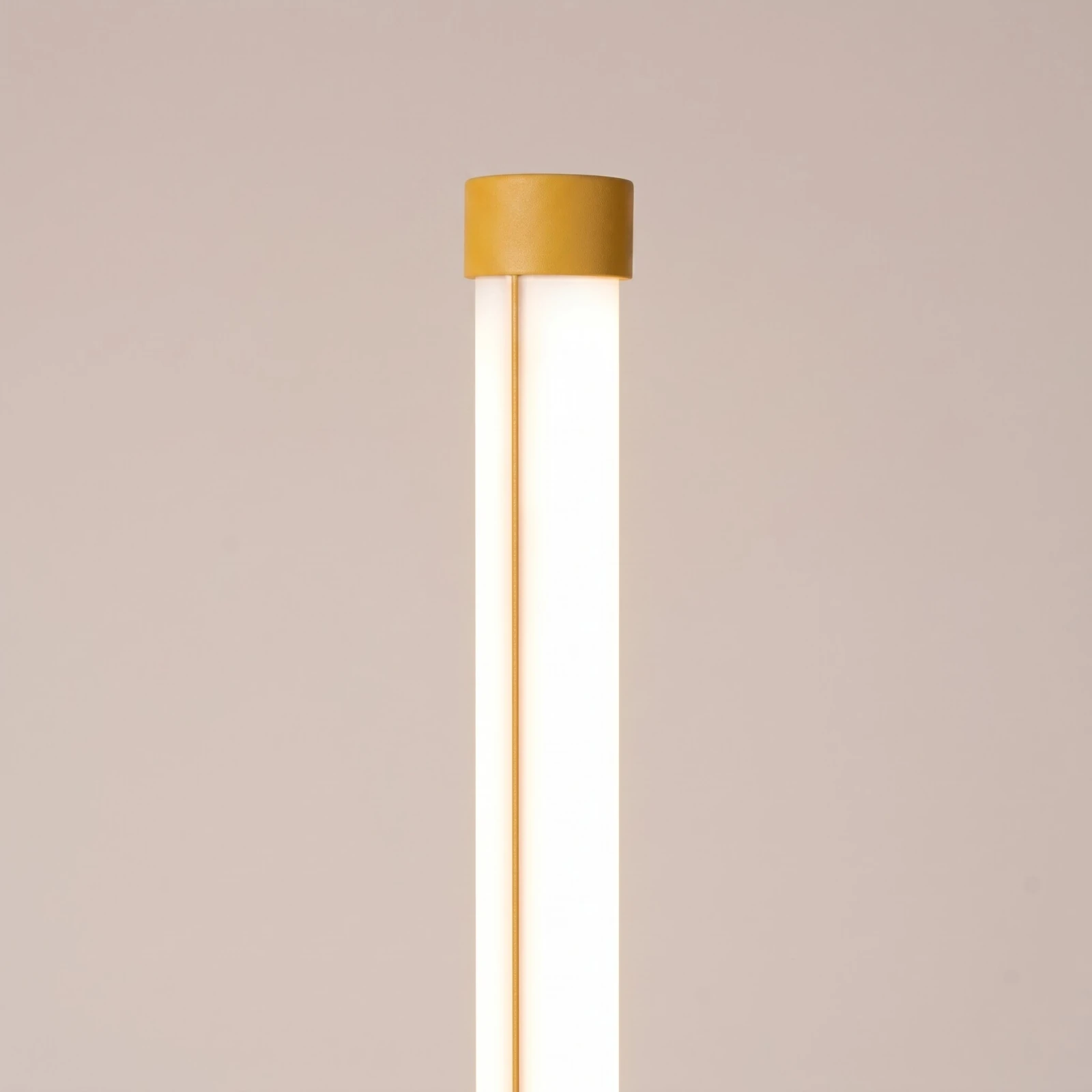 Floor lamp 39W – linear, yellow, DALI dimmable